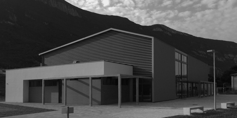 Centro  polifunzionale--Dolc&egrave;